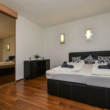 Apartment Castle With Panoramic Balcony