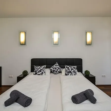 Apartment Castle With Panoramic Balcony *