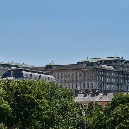 Castle With Panoramic Balcony شقة بودابست