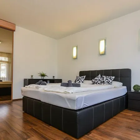 Castle With Panoramic Balcony * بودابست